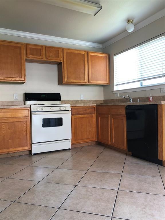 Building Photo - 6411 Provident Green Dr