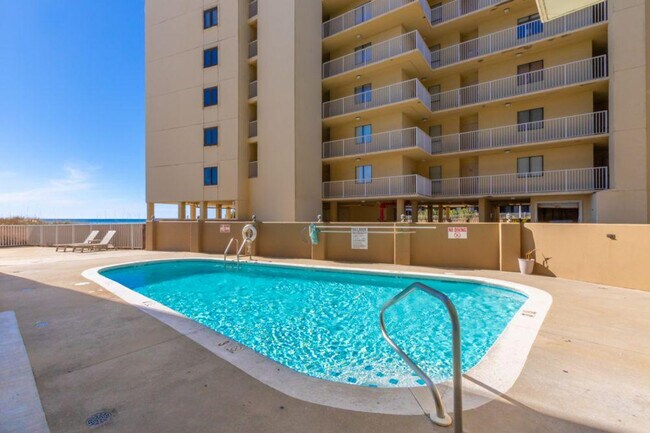 Building Photo - 511 E Beach Blvd