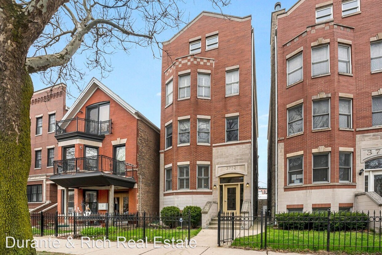 3752 N Clifton Ave, Chicago, IL 60613 House Rental in Chicago, IL