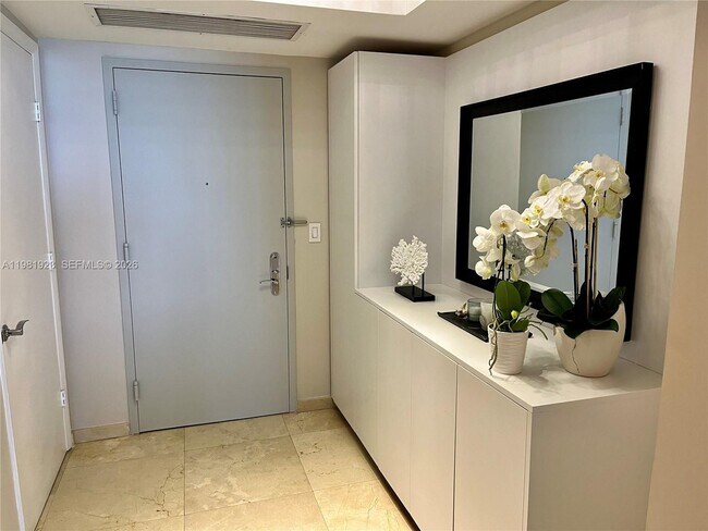 Building Photo - 1830 S Ocean Dr