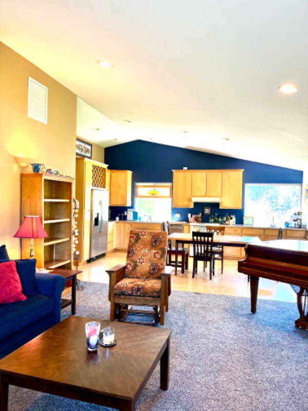 18527 Hazel St, Leavenworth, WA 98826 House Rental in Leavenworth, WA