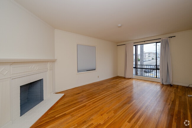 Building Photo - 1401 43rd Ave