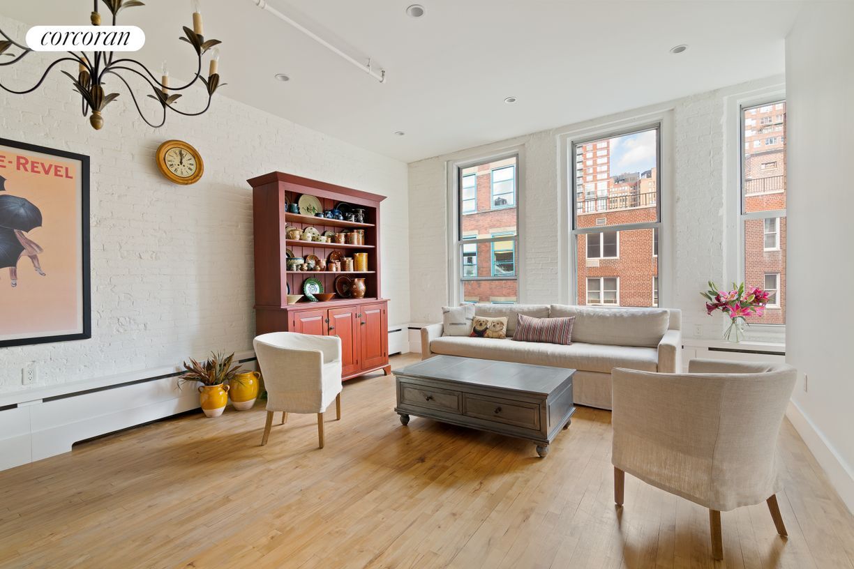 Primary Photo - 30 W 13th St