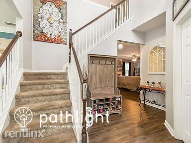 Building Photo - 4 br, 2 bath House - 5860 Rives Drive UNIT