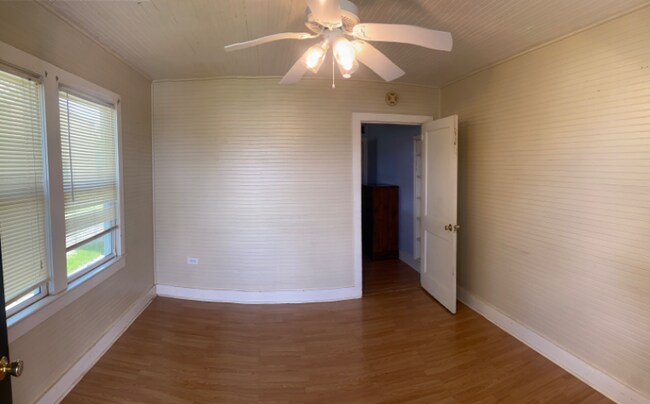 Building Photo - 1829 Badt Ave