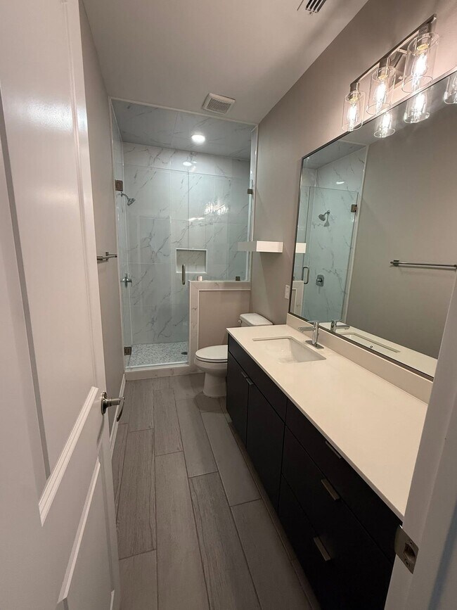 Foto del edificio - 1412 S Xanthia St