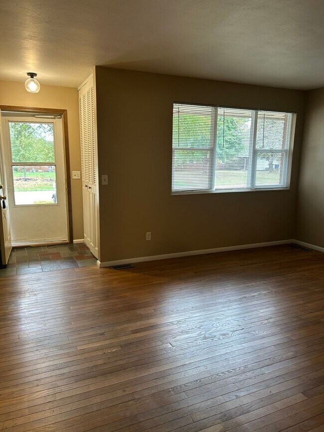 Foto del edificio - 3 Bedroom, 2 bath in the quiet Woodcliff Acres community