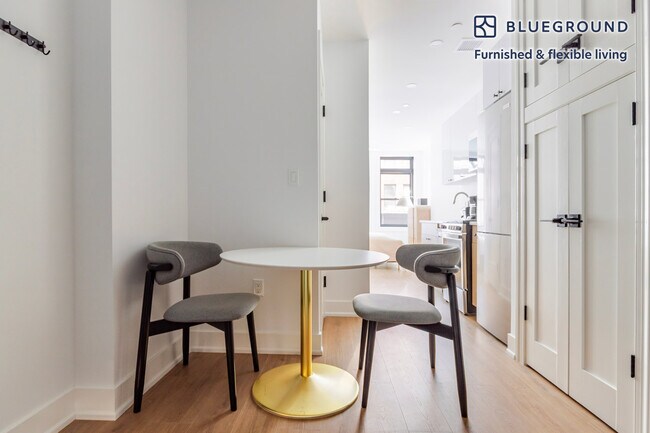 Foto del edificio - 307 W 39th St