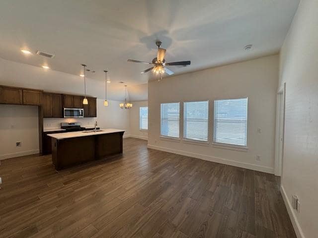 Foto del edificio - 15824 Switchgrass Pl