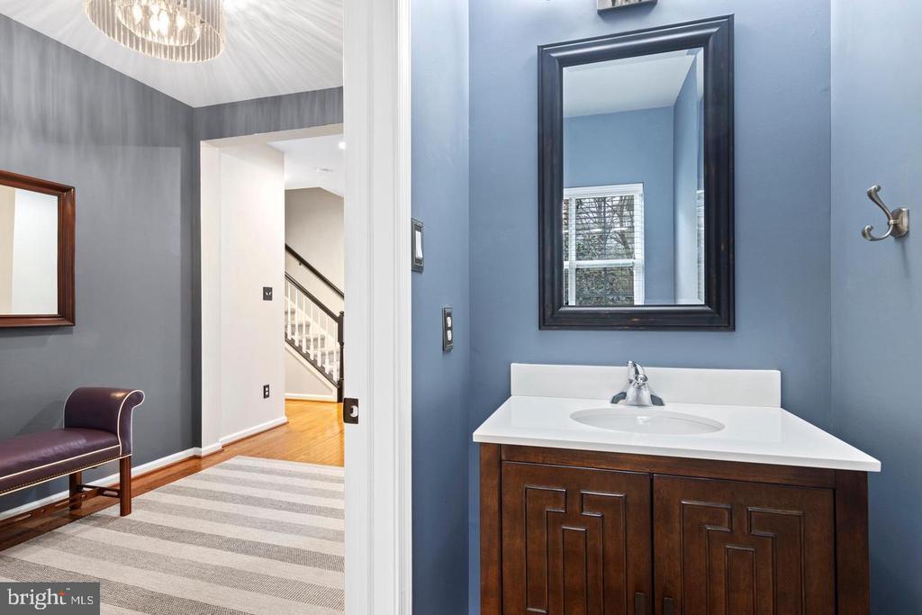 Foto principal - 207 Deepdale Dr
