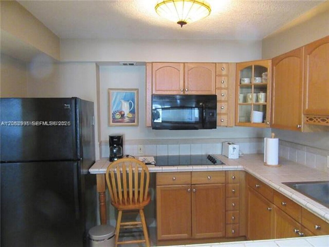 Photo - 5701 Collins Ave cu-919