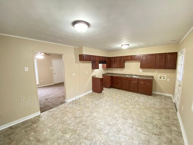 Building Photo - 3538 Suzanne Dr