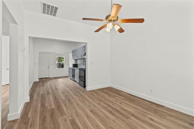 Foto del edificio - 436 E Peach St