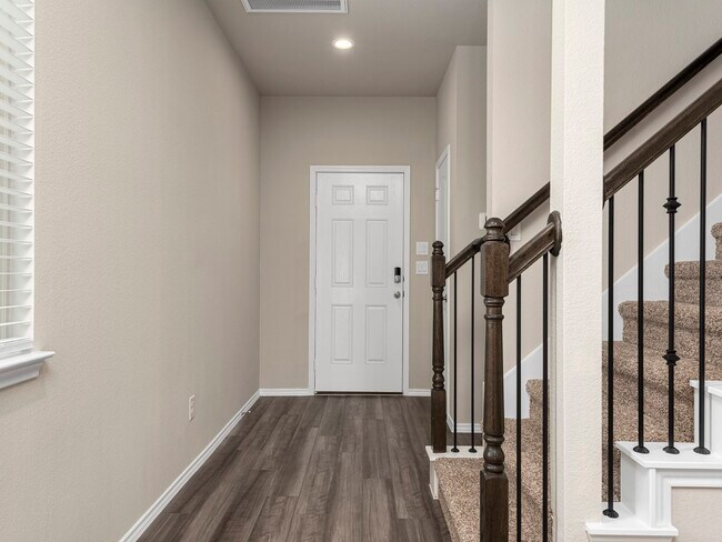 Foto del edificio - 9278 Inland Leather Ln