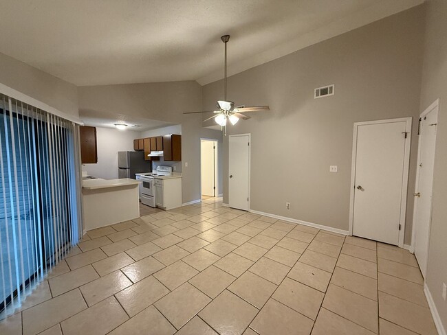 Foto del edificio - 2 Bedroom 1 Bath Duplex in Pace, FL!