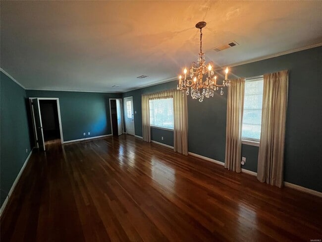 Building Photo - 355 Mont Vista Dr