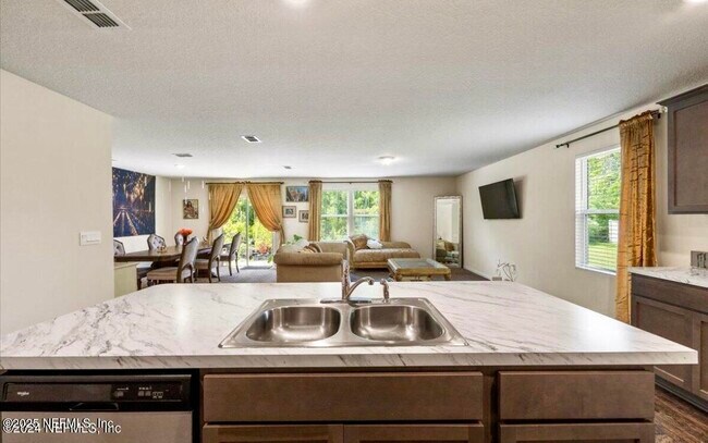 Foto del edificio - 75258 Bridgewater Dr