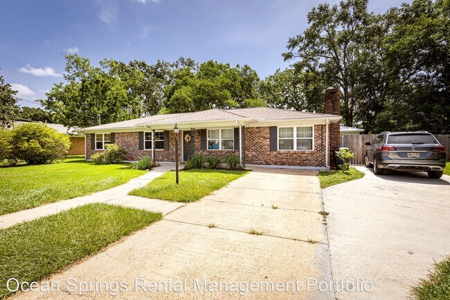 Building Photo - 3 br, 2 bath House - 296 Holcomb Boulevard