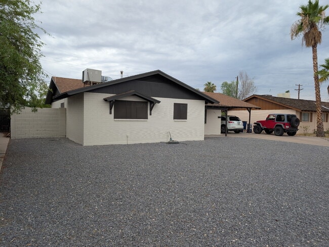 Building Photo - 1857 E Palmcroft Dr