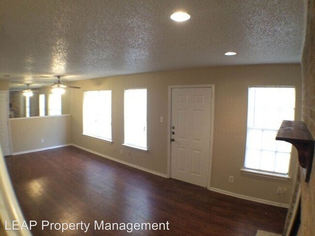 Building Photo - 610 Starlinda Ct