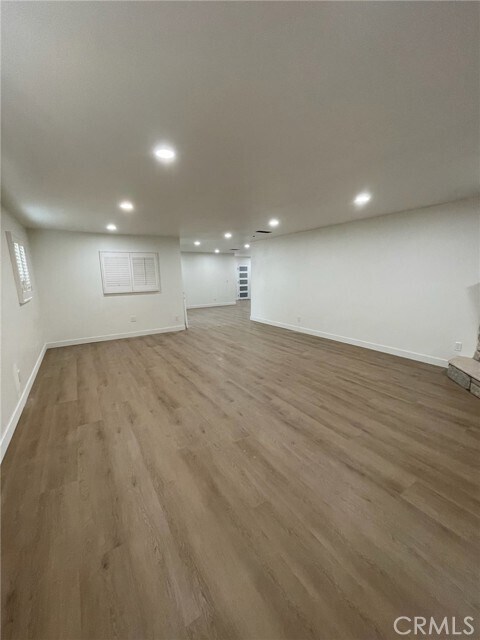 Foto del edificio - 10076 Seventh Ave