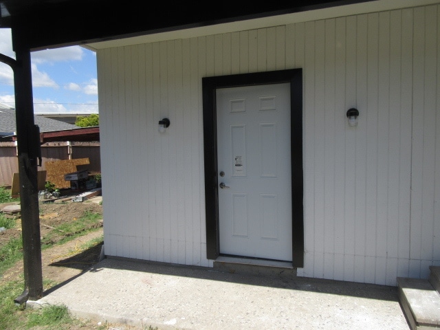 Building Photo - 592 Willow Ave