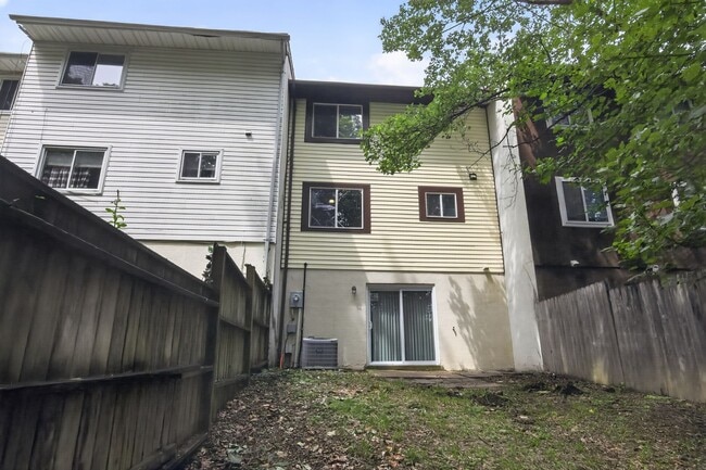 Photo - Spacious 3 Level Stafford Townhouse