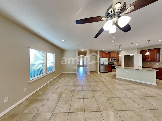 Foto del edificio - 332 Silver Glen Ave