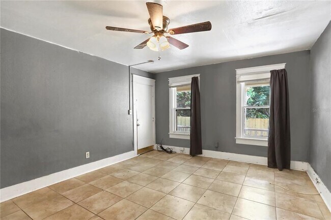 Building Photo - 610 S Ridgewood Ave