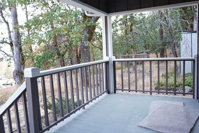 Foto del edificio - 3 bed 2 bath Single Family Home for Rent in Grants Pass