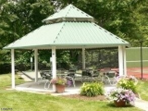 Building Photo - 5222 Richmond Rd