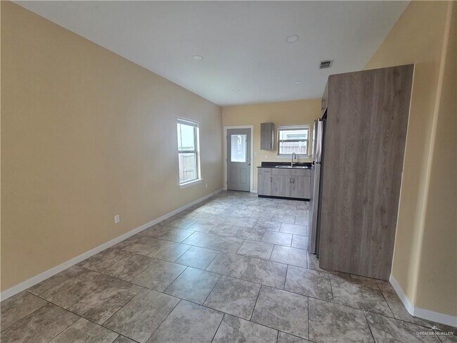 Foto del edificio - 2010 Garden Ridge Dr