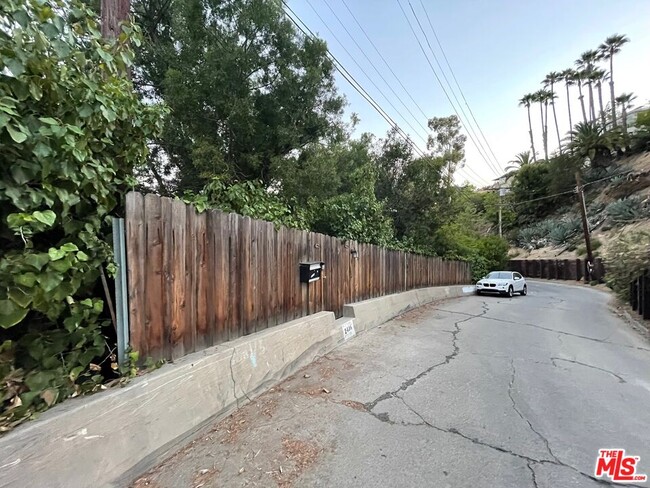 Building Photo - 2436 Vasanta Way