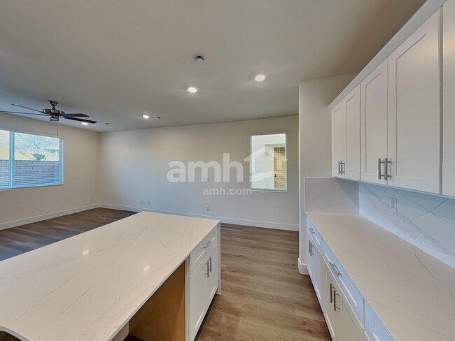 Foto del edificio - 7794 Hickory King Ave