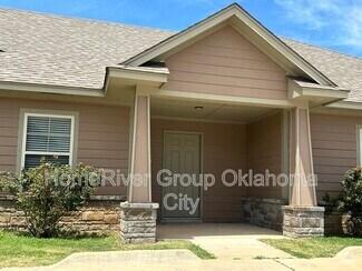 Building Photo - 1027 SW 92nd St