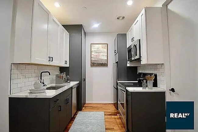 Foto del edificio - 1 bedroom in BROOKLYN NY 11237