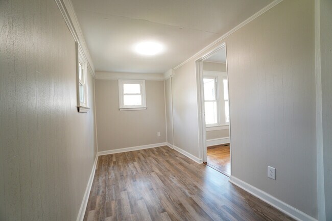 Building Photo - 2840 Cardinal Ln