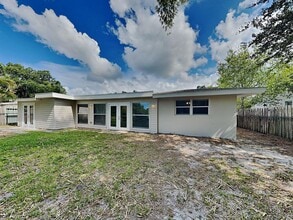 Building Photo - 1032 Carolina Ave