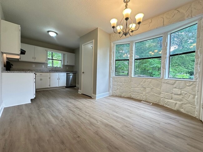 Building Photo - Home for rent in Grayson Valley