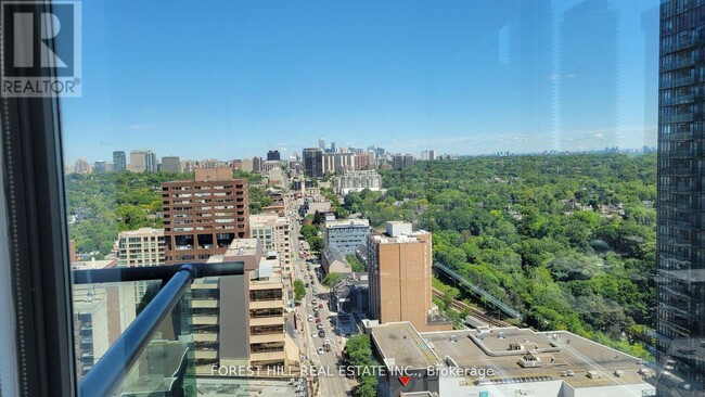 Building Photo - 18 Yorkville Ave