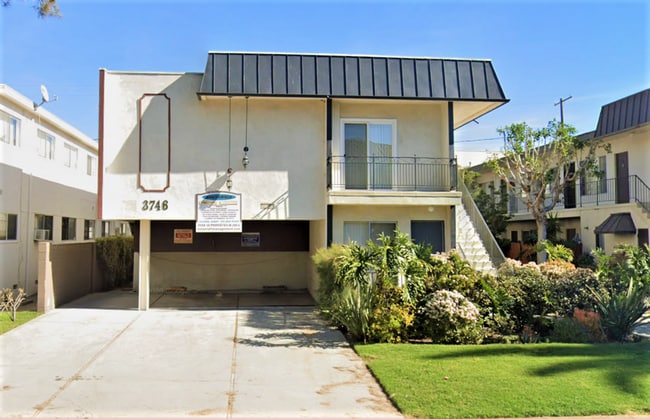 Building Photo - 3746 S Canfield Ave