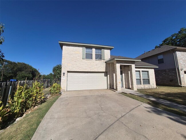 Foto del edificio - 8800 Hazelhurst Dr