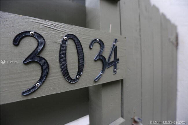 Foto del edificio - 3034 SW 27th Ave