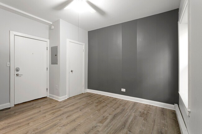 Foto del edificio - 1456 W Fargo Ave