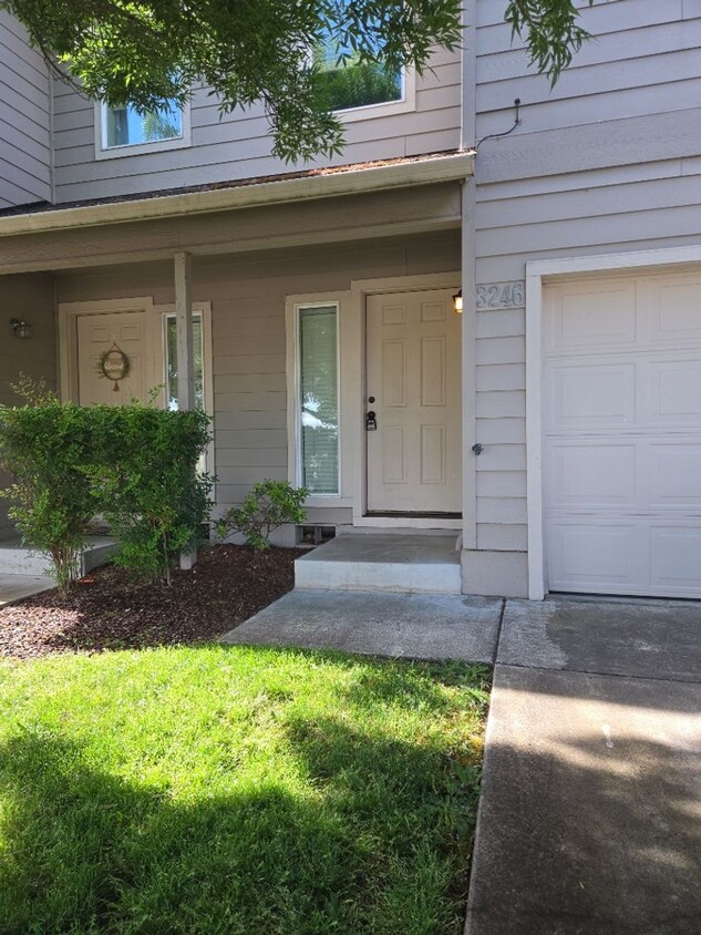 Primary Photo - Nice 2bd/2.5bth Townhome in the desirable ...