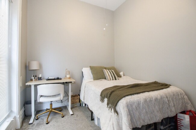 Building Photo - Luxury Gold Coast 1 Bed Apartment