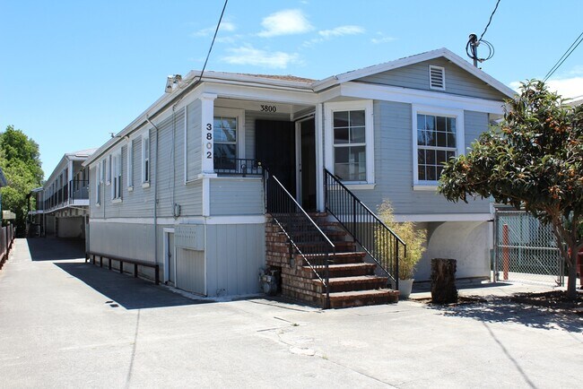 Building Photo - 3802 39th Ave