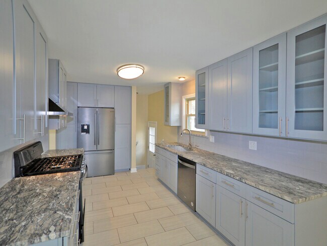 Foto del edificio - 8931 Moody Ave