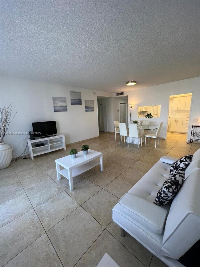 Foto del edificio - 3505 S Ocean Dr