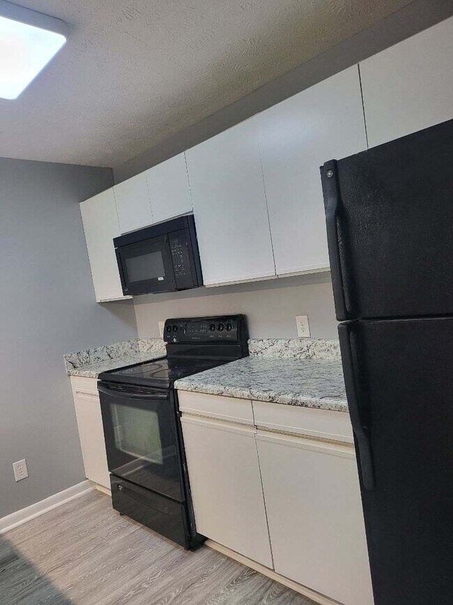Building Photo - 661 Bartons Landing Pl